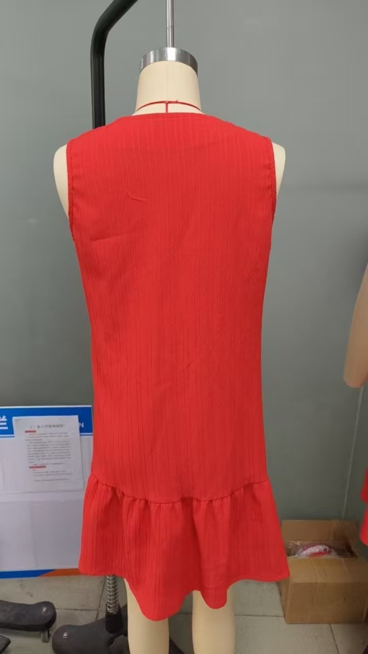 Women's Red V-Neck Button-Front Sleeveless Ruffle-Hem Mini Dress
